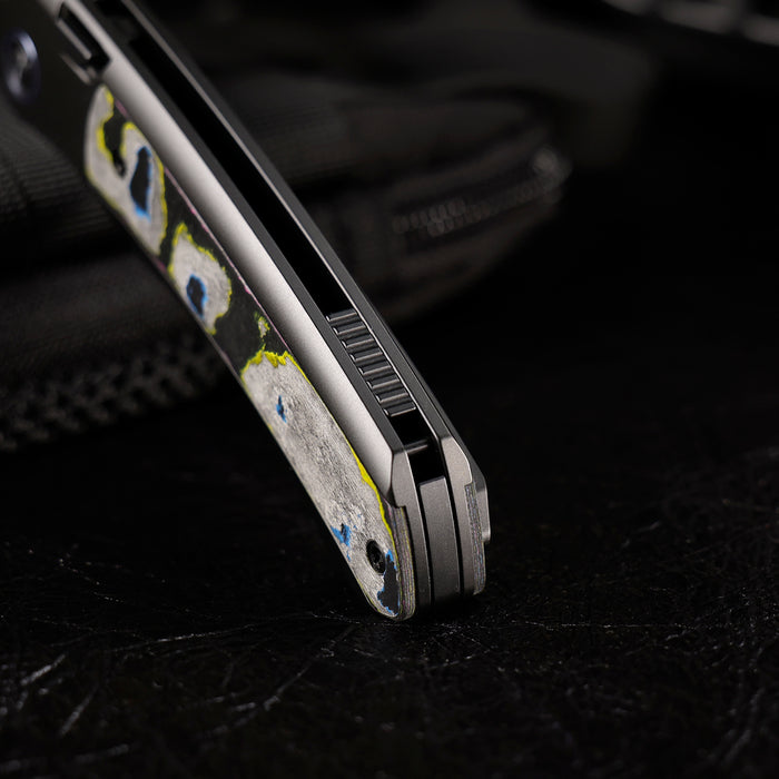 Remette ORCAURD RT-Orca (M390, Drop Point, Pearlescent DLC, Titanium & Ultimate Warrior CamoCarbon, Button Frame Lock) Folding Pocket Knife