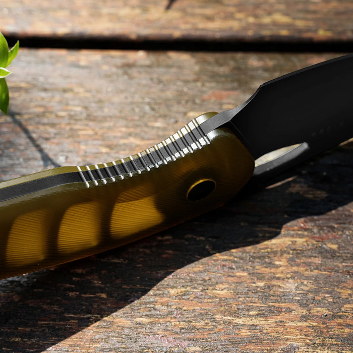 Kizer 1074A1 Hornet (14C28N, Sheepsfoot, Black PVD, Stonewashed, PEI) Fixed Blade Knife