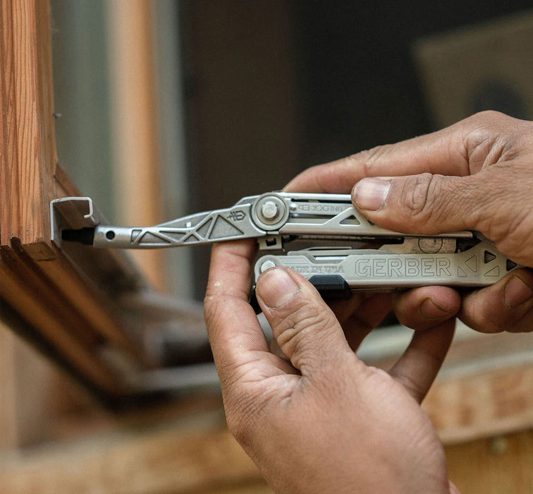 Gerber 30-001417N Center-Drive Plus Multi-Tool